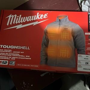 Men’s Milwaukee Toughshell M12 heated jacket